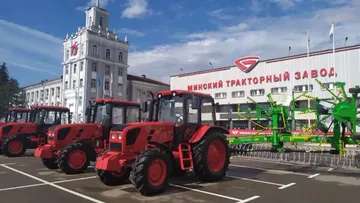 Экспозиция техники ОАО «МТЗ» к 75-летию завода